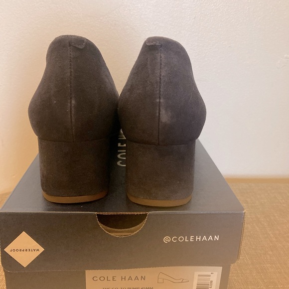 Cole Haan Go to Pump in marine Blue suede size 7.5 - Picture 4 of 6